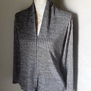 Farinaz Taghavi Ebby super soft houndstooth v neck top size L